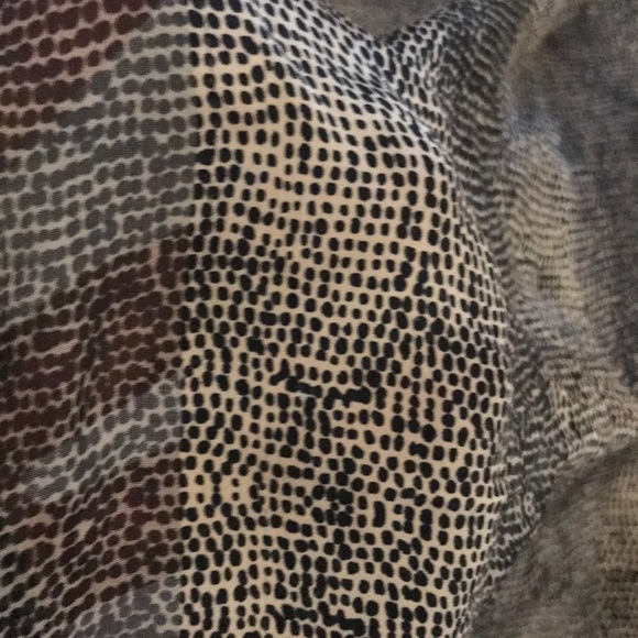 Pair of two 21x21 100% silk scarves handmade animal print - Picture 11 of 17